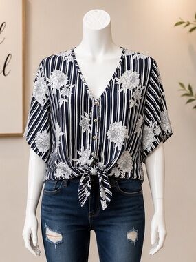 Floral Flowy Top - Dark blue and White